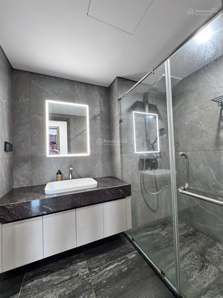 Cho thuê căn hộ 3pn view sông noble crystal riverside, giá tốt 25tr,  0989 272 ***