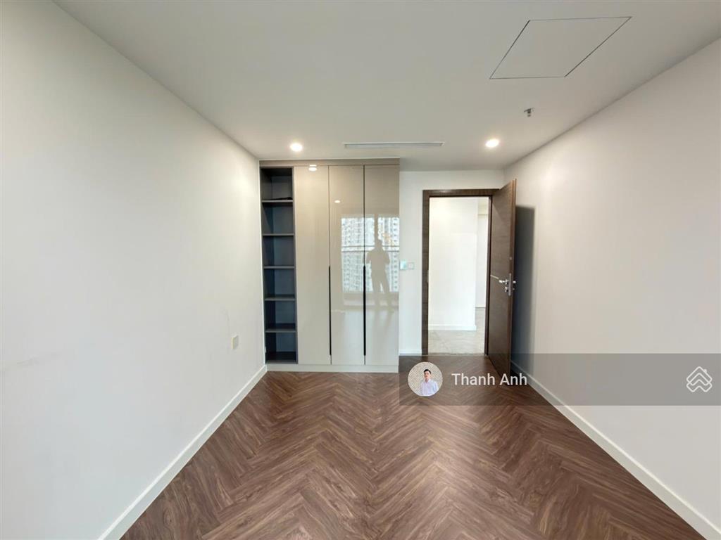 Cho thuê căn hộ view landmark 2pn+2wc 138m2 giá tốt