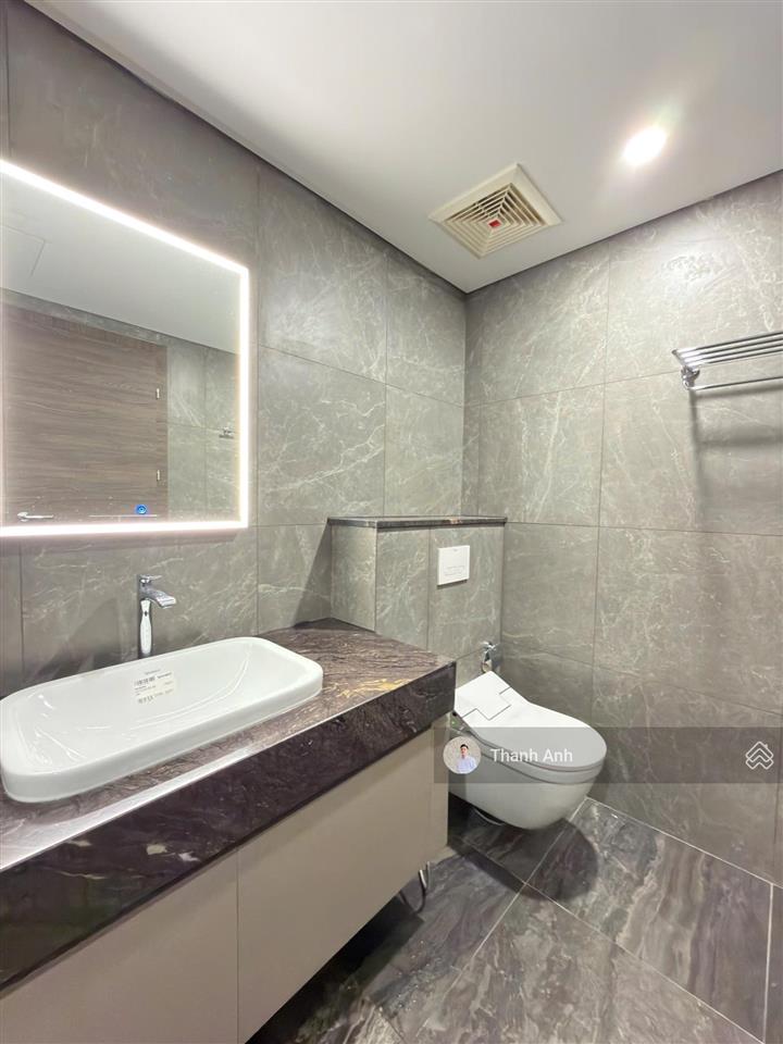 Cho thuê căn hộ view landmark 2pn+2wc 138m2 giá tốt