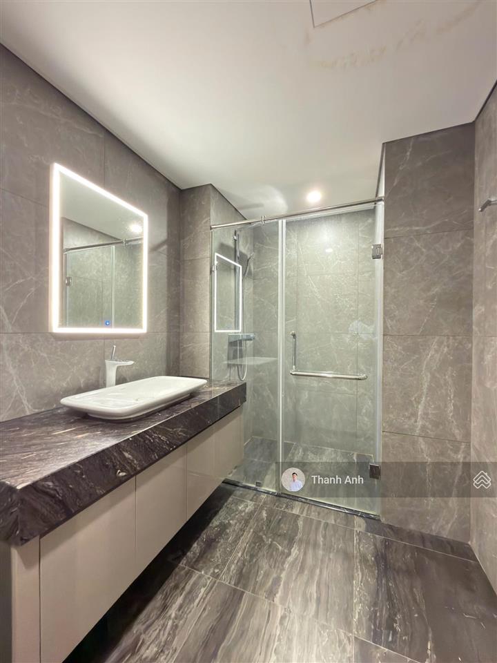 Cho thuê căn hộ view landmark 2pn+2wc 138m2 giá tốt