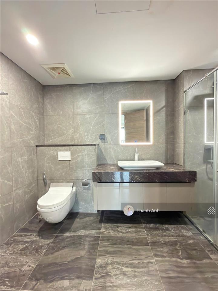 Cho thuê căn hộ view landmark 2pn+2wc 138m2 giá tốt