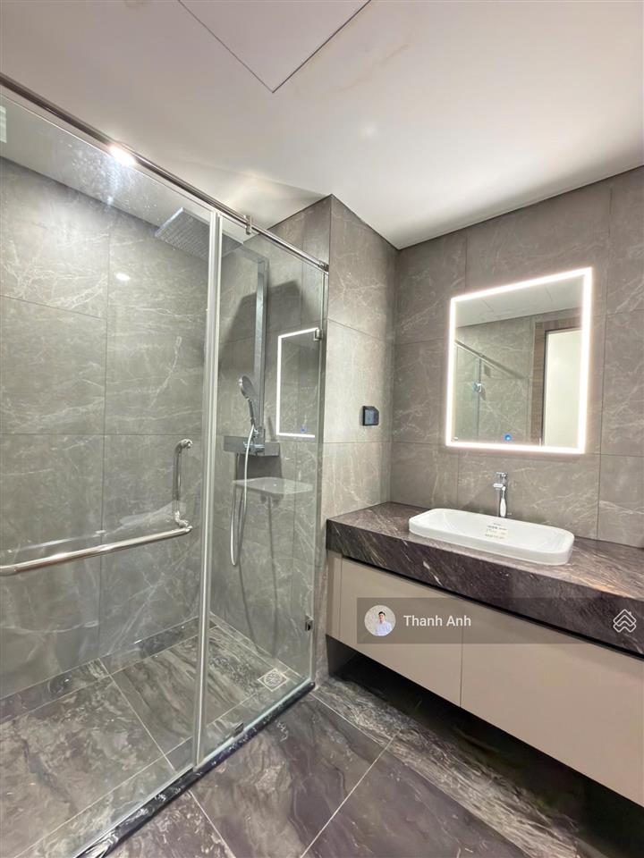 Cho thuê căn hộ view landmark 2pn+2wc 138m2 giá tốt
