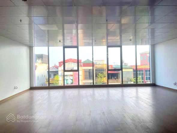 Cho thuê sàn văn phòng 200m2 mặt đường quang trung, uông bí