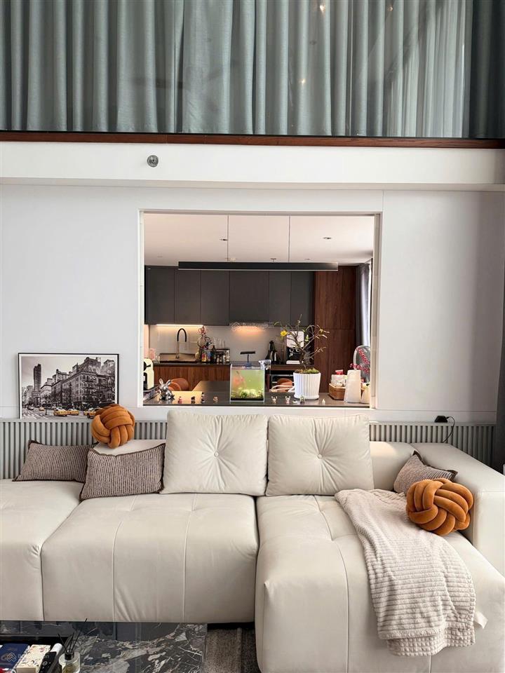 Bán nhanh căn hộ view hồ tây 76m2 giá nhỉnh 8 tỷ full đồ mới sửa