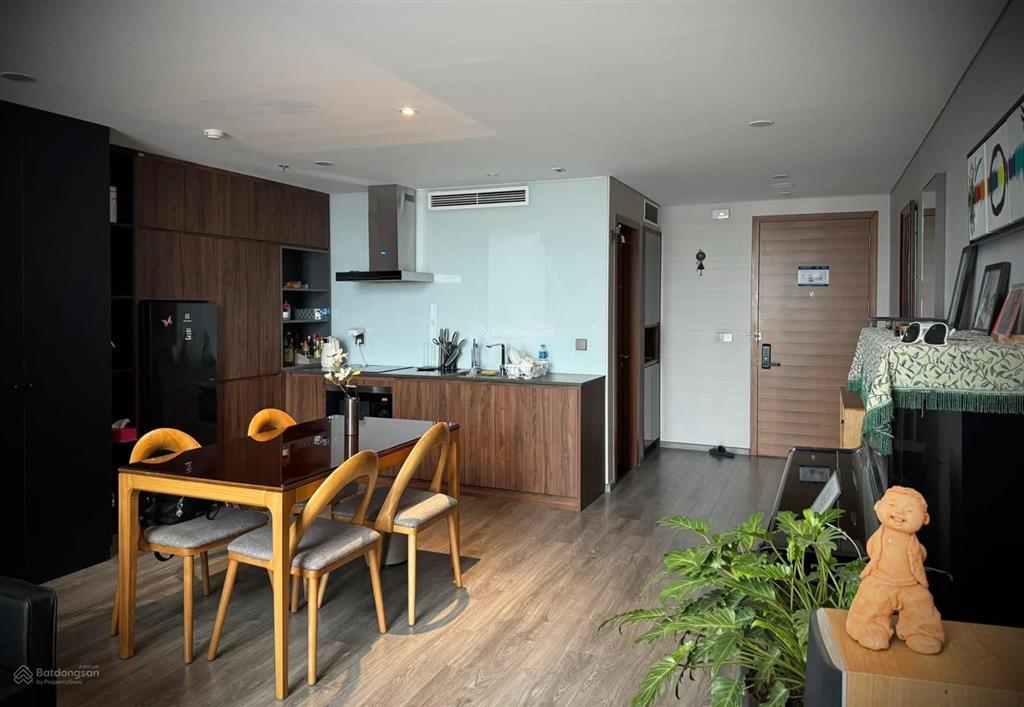 Bán nhanh căn hộ view hồ tây 76m2 giá nhỉnh 8 tỷ full đồ mới sửa