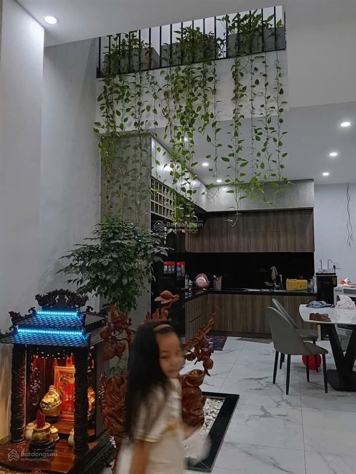 Bán nhà 3 tầng mặt tiền đường 33m mê linh tđc hòa hiệp, phường hải vân, đà nẵng