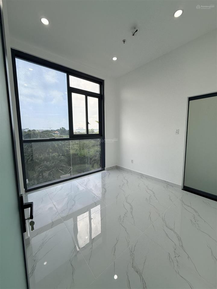 Cần bán căn hộ 2pn, tầng thấp, view công viên, trần cao 3,5m cực thoáng. sổ hồng sẵn