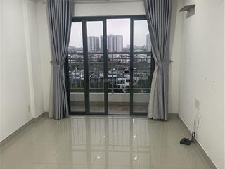 Cho thuê căn hộ mới bàn giao, nhà mới sạch sẽ, thoáng mát. bên cạnh công viên lớn, gần sân bay