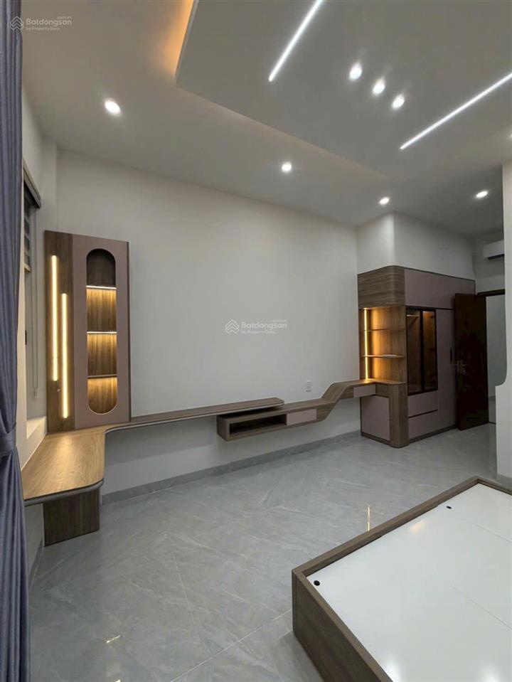 Bán gấp shophouse tại khu dân cư icon central, 5,1 tỷ, 64m2, 4pn, 5wc