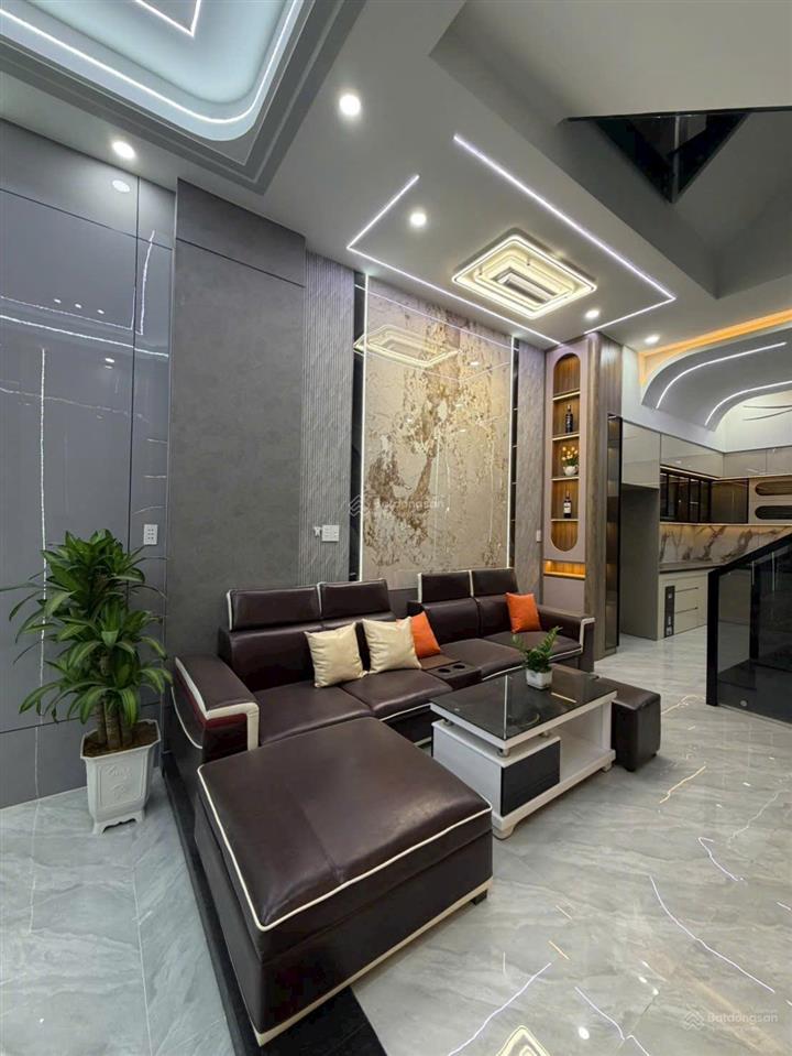 Bán gấp shophouse tại khu dân cư icon central, 5,1 tỷ, 64m2, 4pn, 5wc