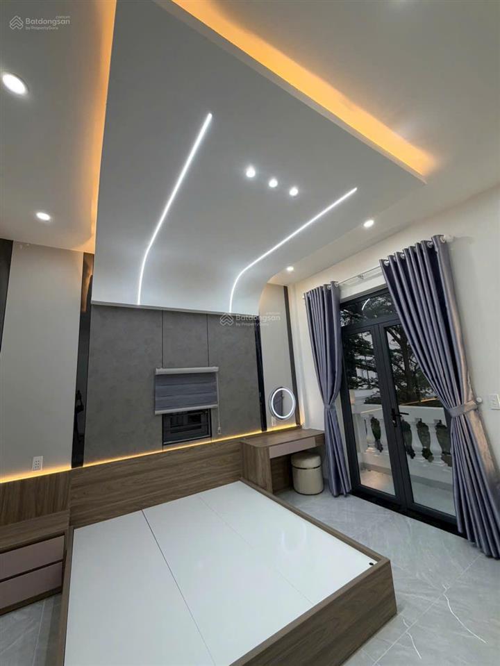 Bán gấp shophouse tại khu dân cư icon central, 5,1 tỷ, 64m2, 4pn, 5wc