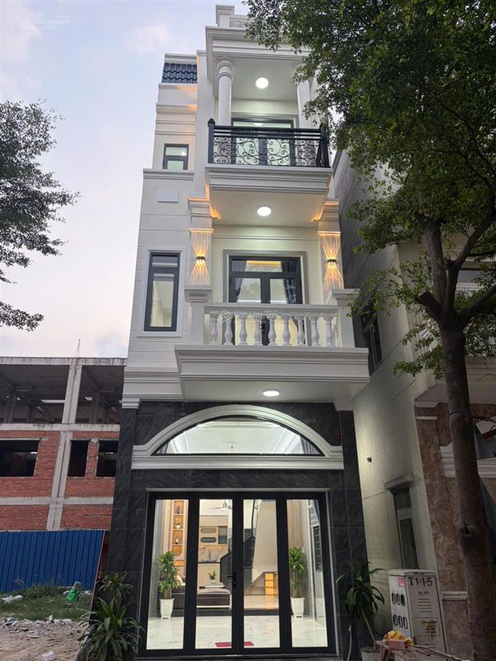 Bán gấp shophouse tại khu dân cư icon central, 5,1 tỷ, 64m2, 4pn, 5wc