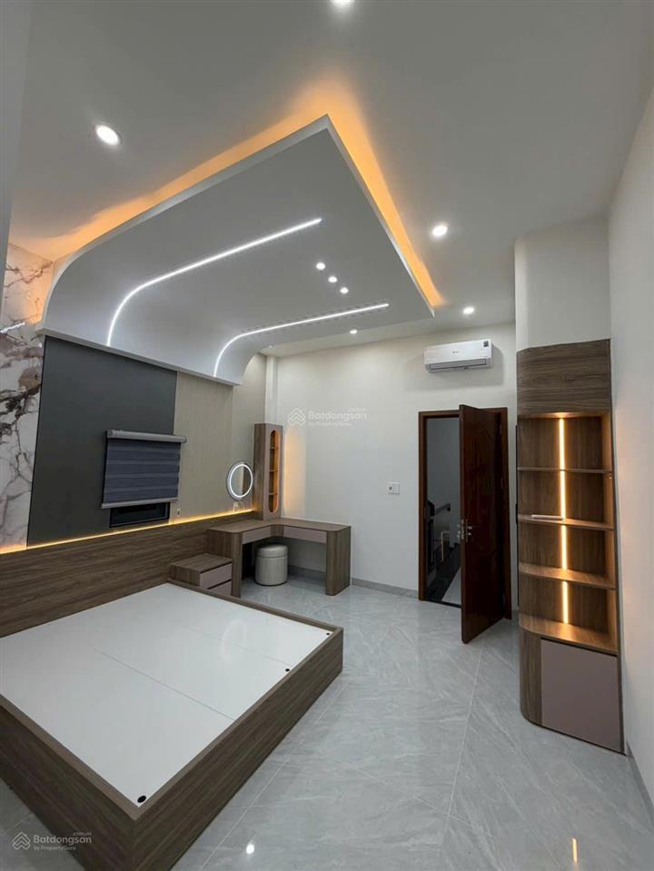 Bán gấp shophouse tại khu dân cư icon central, 5,1 tỷ, 64m2, 4pn, 5wc