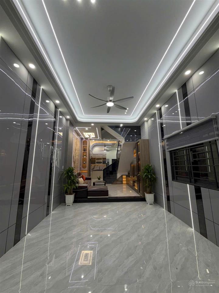 Bán gấp shophouse tại khu dân cư icon central, 5,1 tỷ, 64m2, 4pn, 5wc