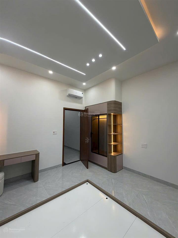 Bán gấp shophouse tại khu dân cư icon central, 5,1 tỷ, 64m2, 4pn, 5wc