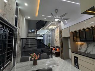 Bán gấp shophouse tại khu dân cư icon central, 5,1 tỷ, 64m2, 4pn, 5wc