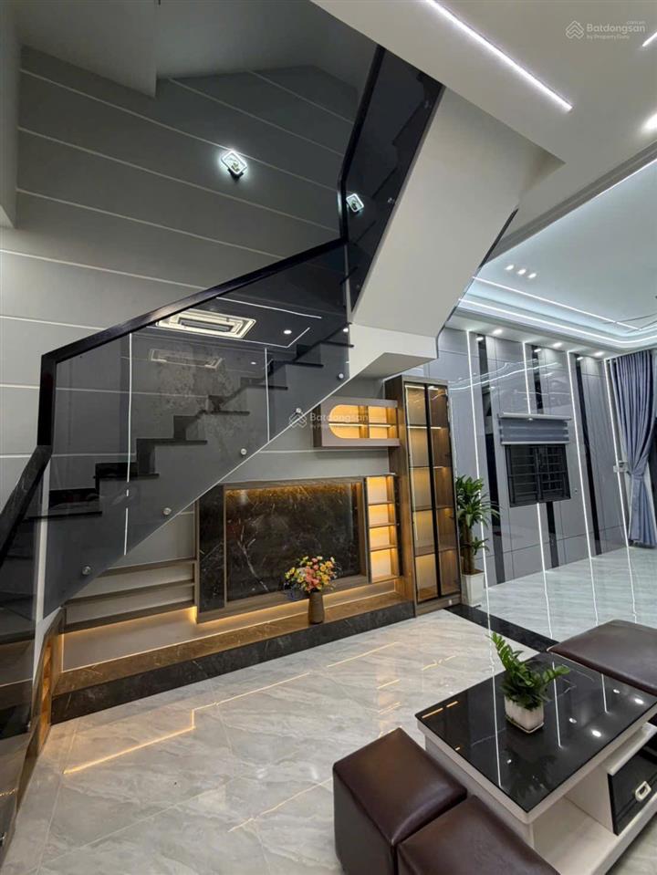 Bán gấp shophouse tại khu dân cư icon central, 5,1 tỷ, 64m2, 4pn, 5wc