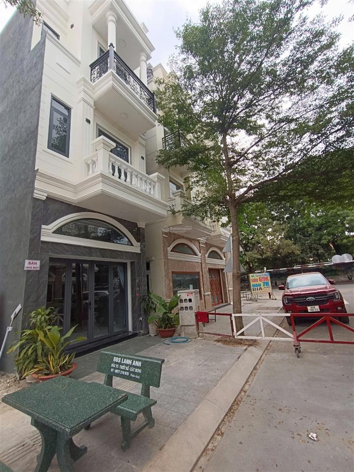 Bán gấp shophouse tại khu dân cư icon central, 5,1 tỷ, 64m2, 4pn, 5wc