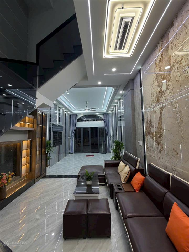 Bán gấp shophouse tại khu dân cư icon central, 5,1 tỷ, 64m2, 4pn, 5wc