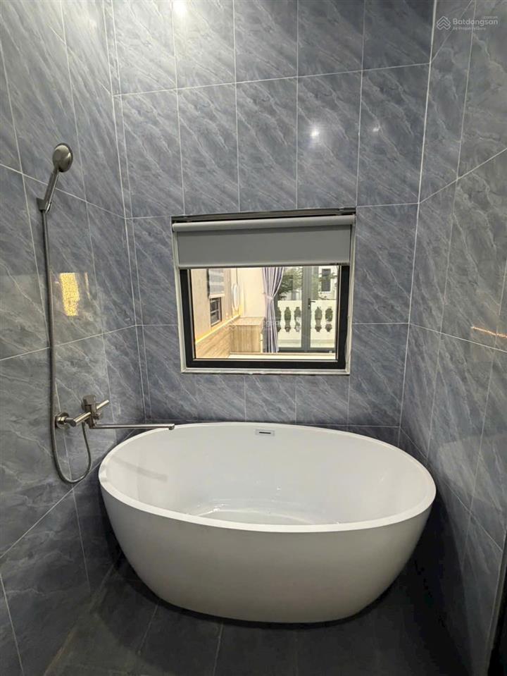 Bán gấp shophouse tại khu dân cư icon central, 5,1 tỷ, 64m2, 4pn, 5wc