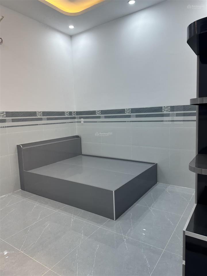 Nhà gần chợ bình chánh sau kcn cầu tràm sân đậu xe hơi shr