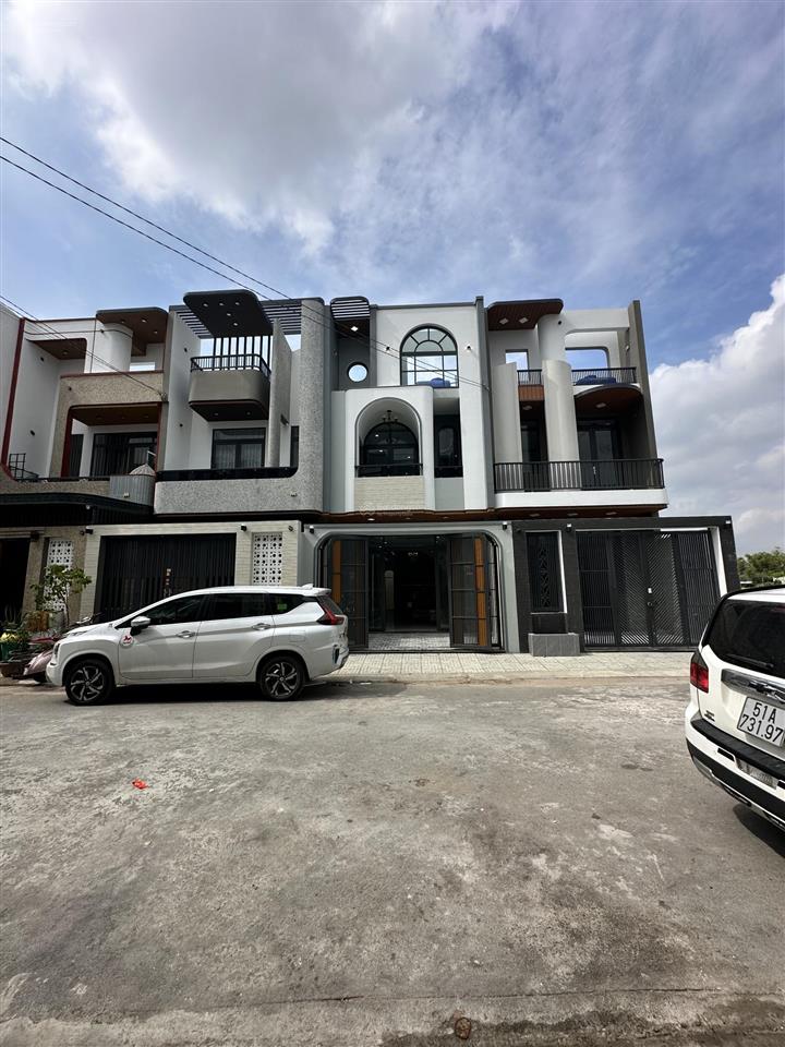Nhà mtkd đường 10m sổ hồng riêng hoàn công đầy đủ