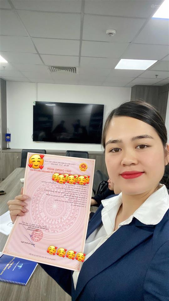 Bán sàn văn phòng cắt lỗ, đầy đủ nội thất tiêu chuẩn hạng a
