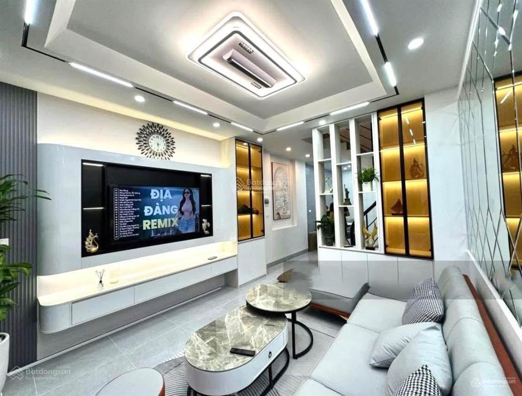 Bán nhà vân canh lô góc mặt ngõ  dân xây chắc chắn  sát vành đai 3.5 . 42m 4 tầng giá tốt.