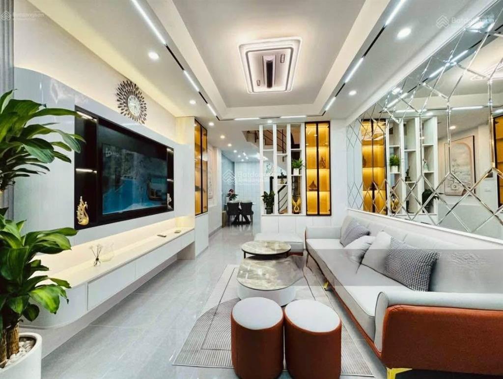 Bán nhà vân canh lô góc mặt ngõ  dân xây chắc chắn  sát vành đai 3.5 . 42m 4 tầng giá tốt.