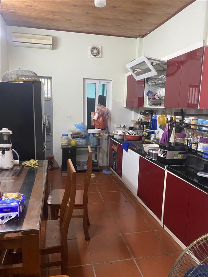 Nhà phố hoàng hoa thám. kinh doanh đỉnh cao. hàng chưa qua đầu tư