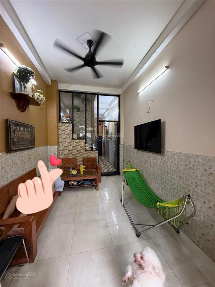 Nhà đẹp tân phú thuận tiện đi lại
