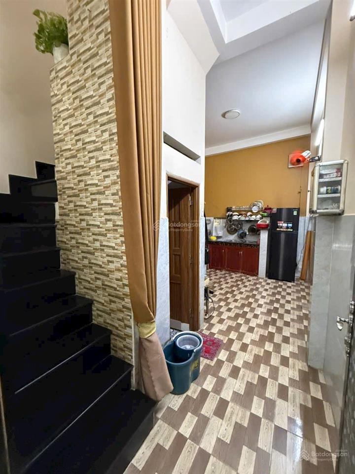 Nhà đẹp tân phú thuận tiện đi lại