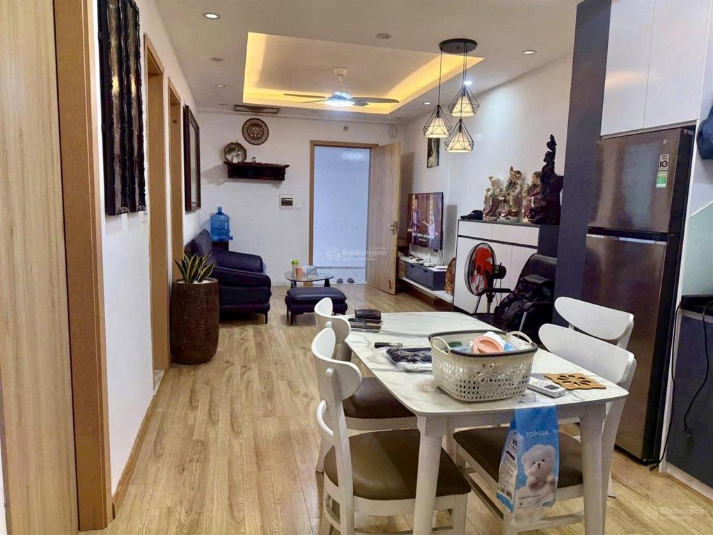 Căn hộ 2 phòng ngủ 2wc view hồ đầy đủ nội thất, giá chỉ 3tỷ170 thu về