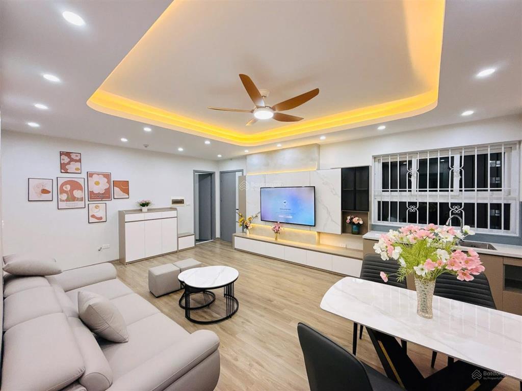 Căn hộ sửa 3 ngủ 3wc ~74m tim tường full nội thất giá 3ty9