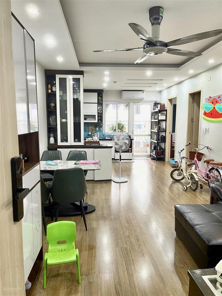 Bán căn hộ 2 ngủ 2wc 72m tim tường full nội thất giá 3ty750 thu về