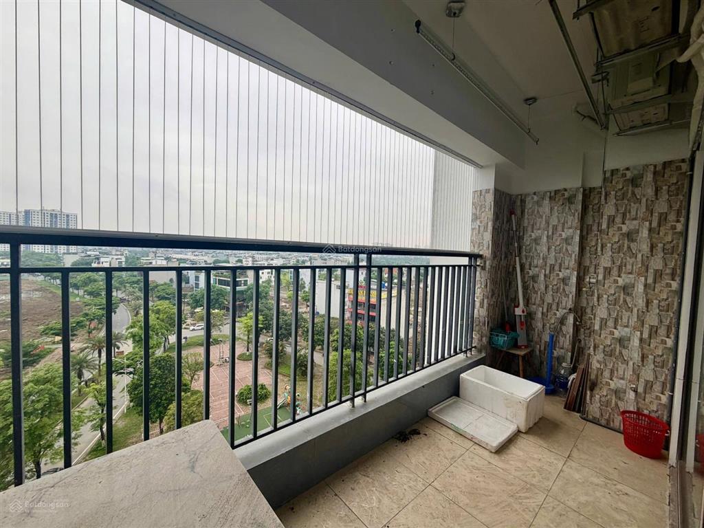 Căn 2 ngủ 2wc ~77m tim tường view hồ nội thất cơ bản giá chỉ 3 tỷ thu về