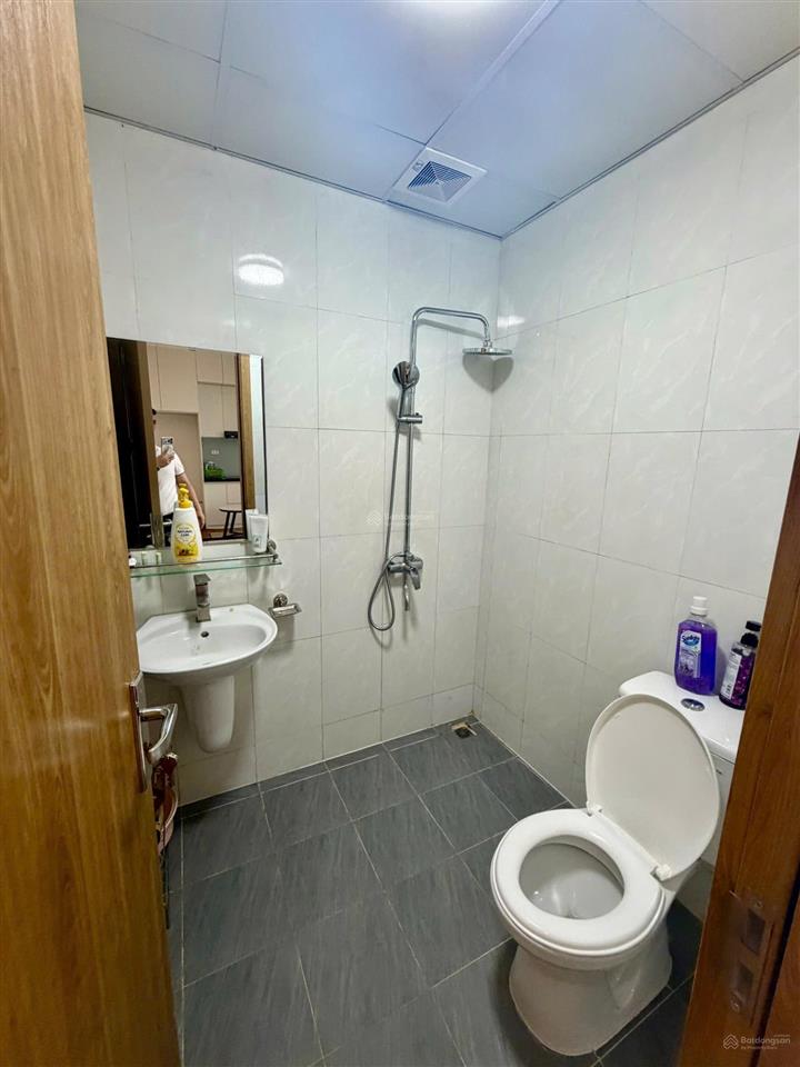 Căn 2 ngủ 2wc ~77m tim tường view hồ nội thất cơ bản giá chỉ 3 tỷ thu về