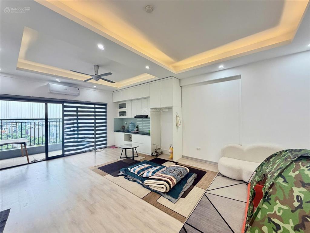 Căn 2 ngủ 2wc ~77m tim tường view hồ nội thất cơ bản giá chỉ 3 tỷ thu về