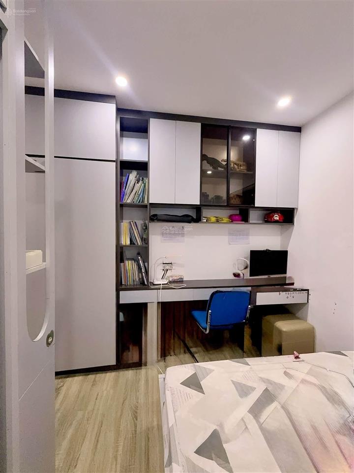Bán căn góc view hồ tầng cao thoáng full nội thất đồng bộ giá 3ty9**