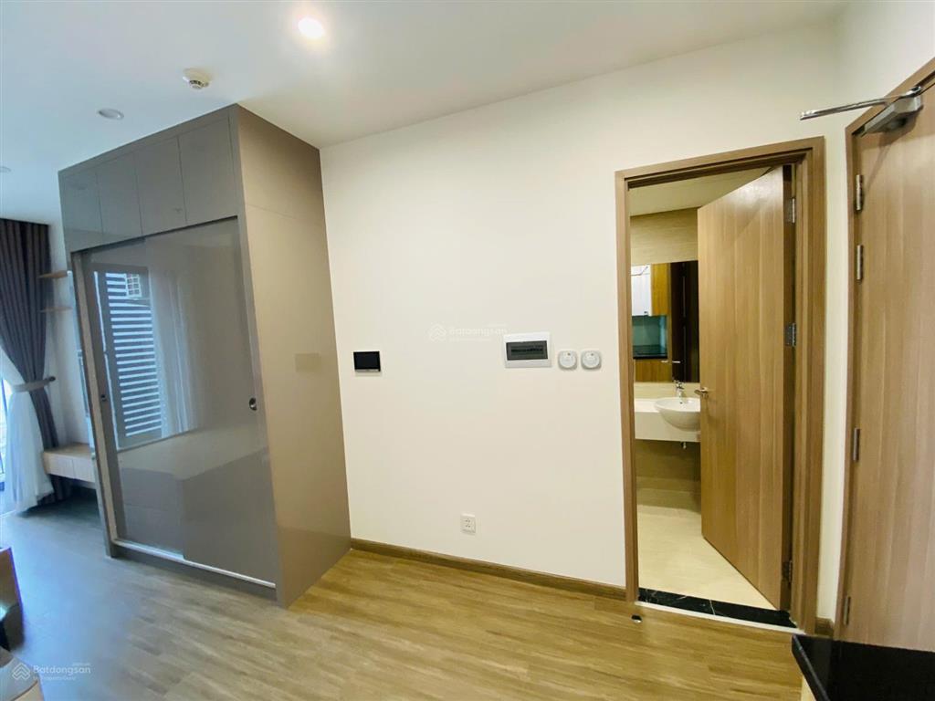 Cho thuê căn studio vinhomes smart city  giá 7tr5  đủ đồ