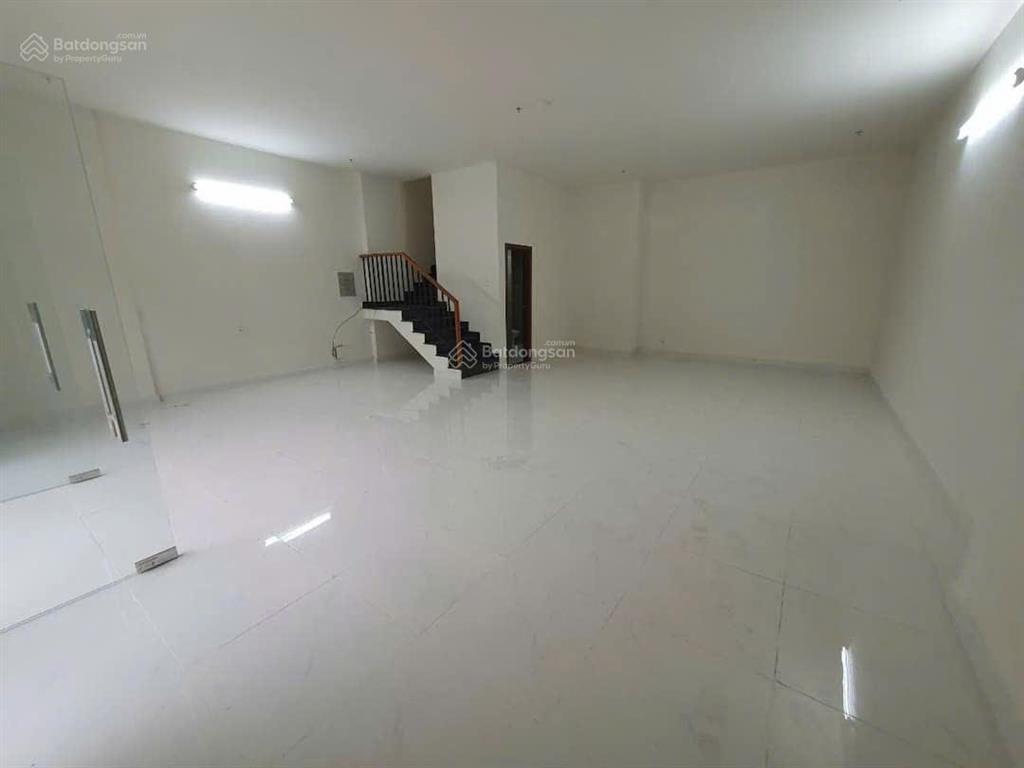 Cho thuê shophouse mbkd green river 151m2, 1 trệt 1 lầu giá 16 triệu có 5 máy lạnh, view nội khu