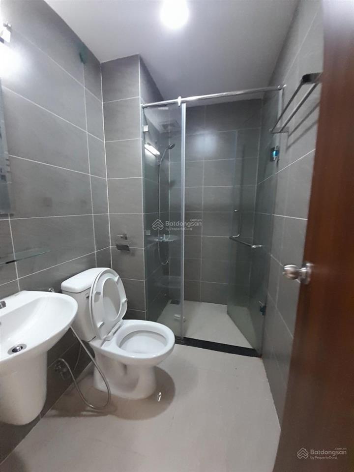 Cho thuê green river dt70m2/ 2 phòng ngủ2wc giá 9,5tr có 2 máy lạnh, sofa, bếp, tủ giày, bàn ăn .