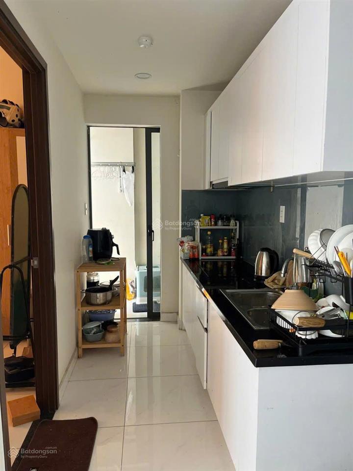 Cho thuê green river dt70m2/ 2 phòng ngủ2wc giá 9,5tr có 2 máy lạnh, sofa, bếp, tủ giày, bàn ăn .
