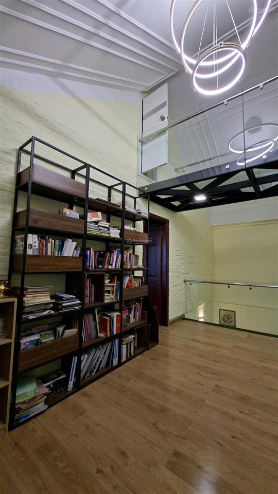Bán penthouse sân vườn chung cư h2 hoàng diệu q4  200m², 6pn giá 16 tỷ