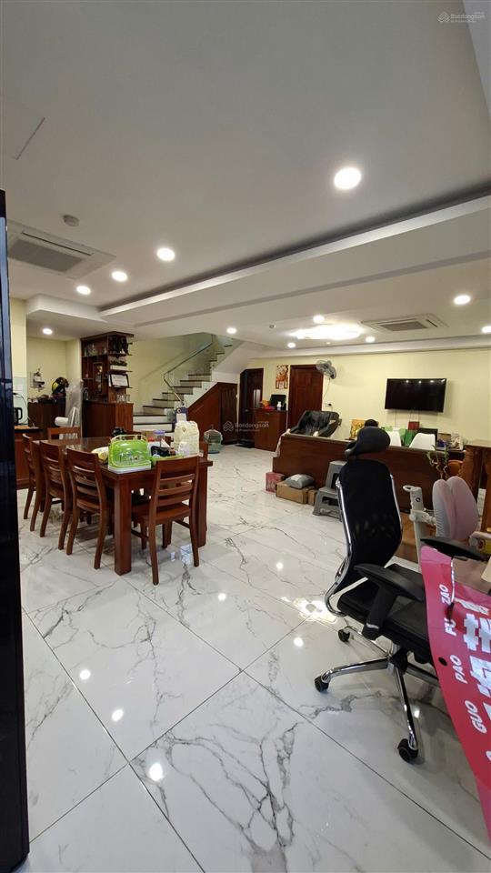 Bán penthouse sân vườn chung cư h2 hoàng diệu q4  200m², 6pn giá 16 tỷ