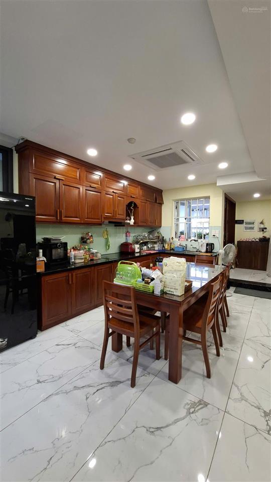 Bán penthouse sân vườn chung cư h2 hoàng diệu q4  200m², 6pn giá 16 tỷ