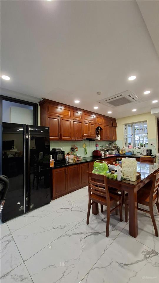 Bán penthouse sân vườn chung cư h2 hoàng diệu q4  200m², 6pn giá 16 tỷ
