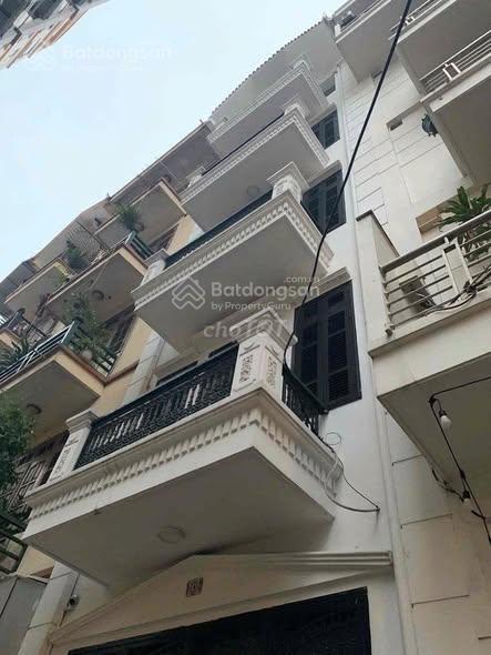 Bán nhà 50m2 sổ đỏ, vuông a4, ngõ oto đỗ 24/7, vỉa hè, trong ngõ 180 hoàng quốc việt, hà nội