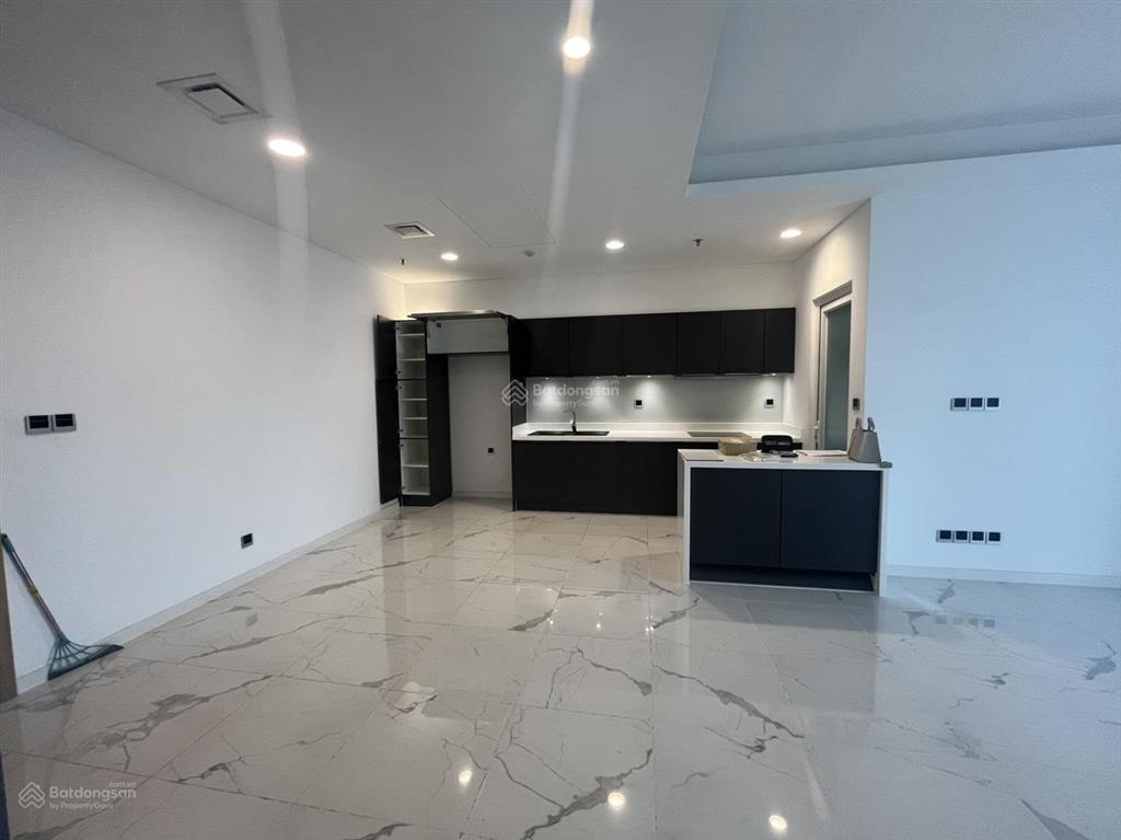 Bán căn hộ 2pn sarina, view quận 1. giá chỉ 16.6 tỷ