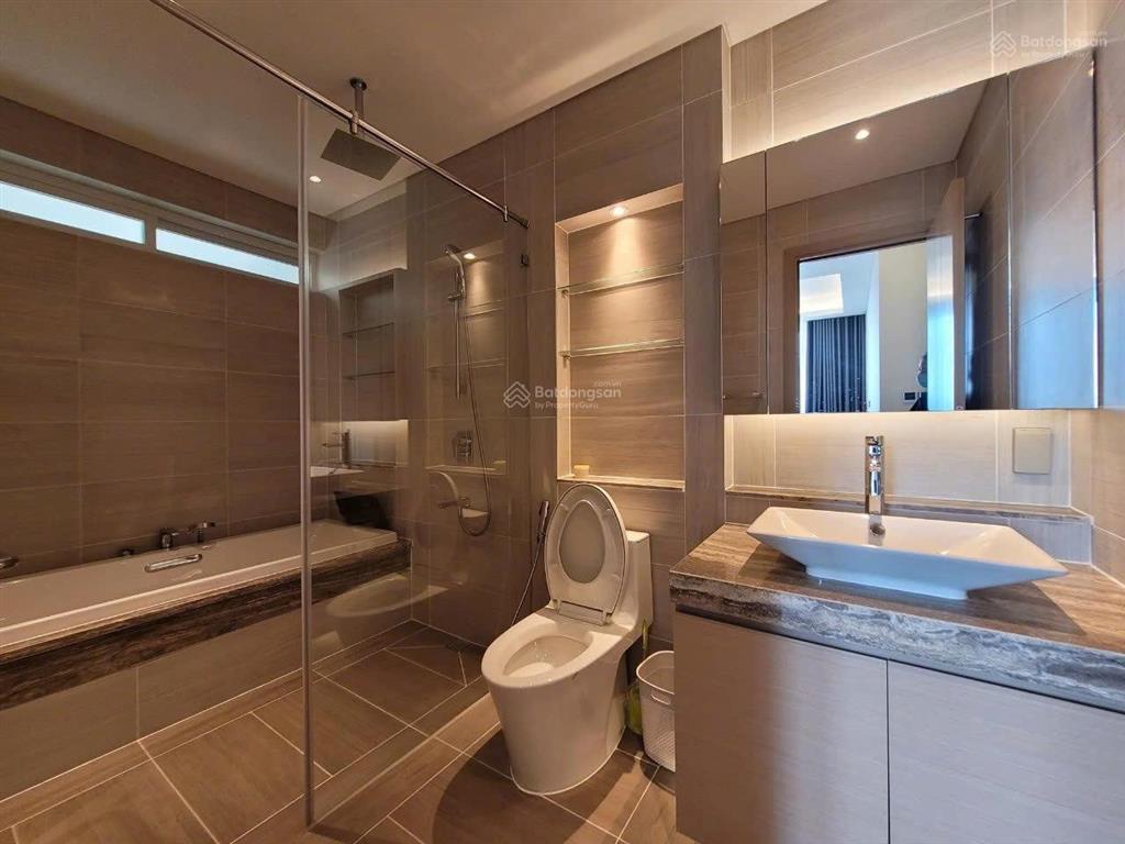 Bán căn hộ 3pn sarina tầng cao giá chỉ 24.8 tỷ.  em tài 0902 477 ***